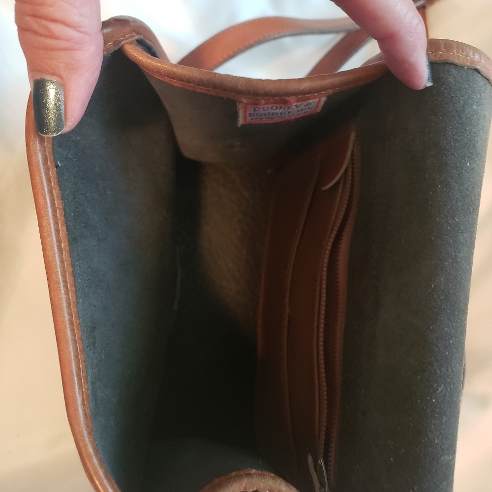 Vintage Dooney & Bourke small all leather black handbag. - Picture 3 of 4